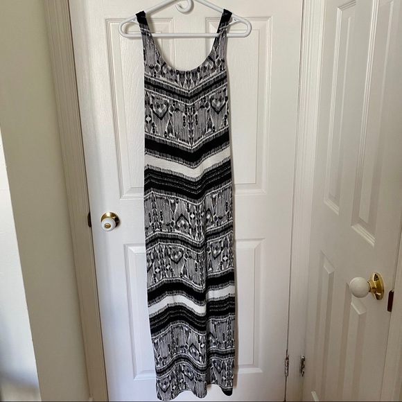 Dynamite Maxi Dress(Free Gift Included)🎁 - Picture 2 of 8